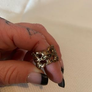 Skull ring